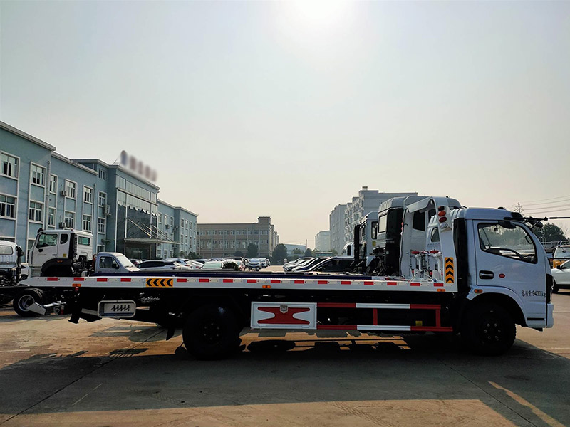 七臺(tái)河市勃利縣汽車(chē)雪地困境救援：專(zhuān)業(yè)團(tuán)隊(duì)緊急出動(dòng)，助您安全脫困