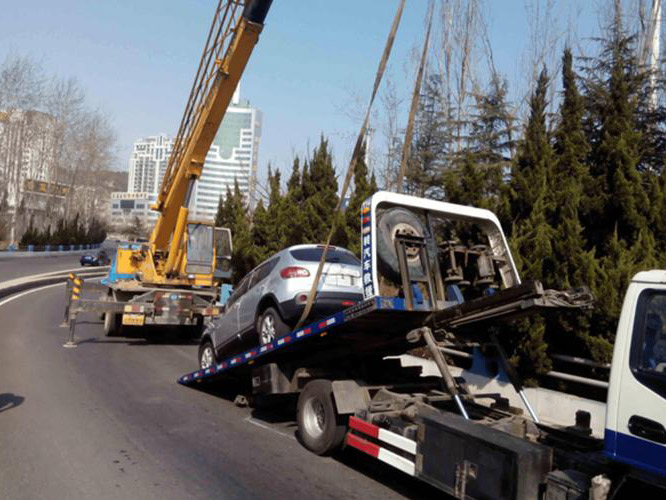 虎林汽車(chē)雪地困境救援：專(zhuān)業(yè)團(tuán)隊(duì)助您擺脫困境
