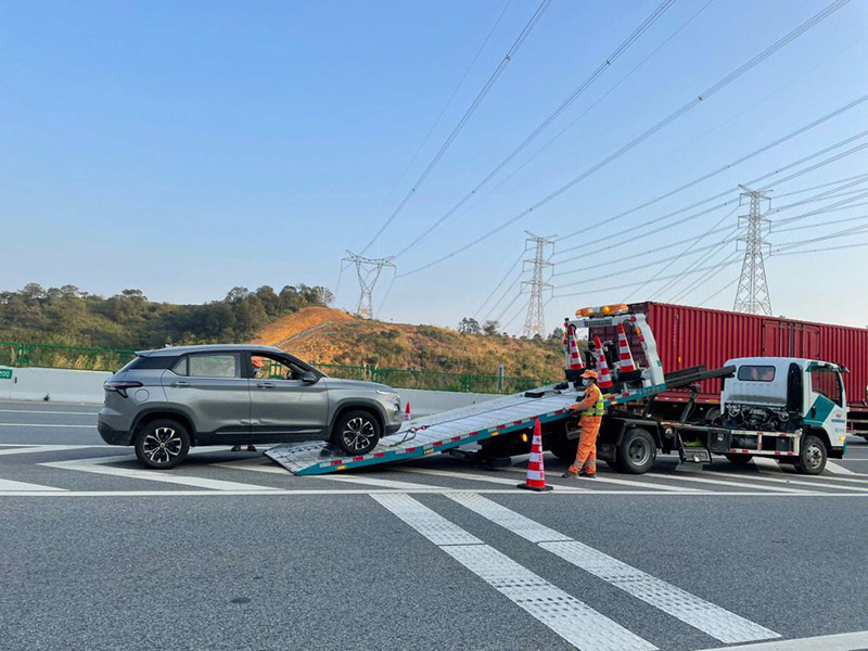 桂林道路救援：專業(yè)團(tuán)隊(duì)24小時(shí)快速響應(yīng)服務(wù)