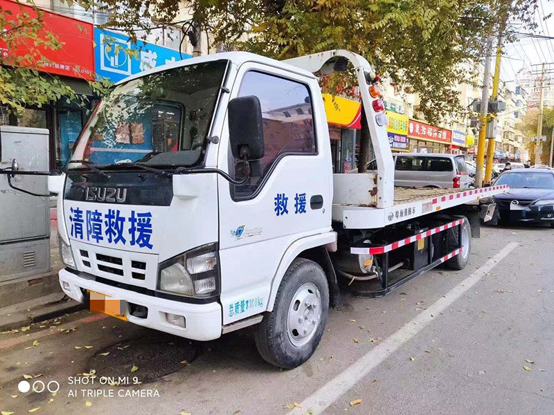 酒泉汽車雪地困境救援：專業(yè)團(tuán)隊(duì)緊急出動(dòng)，助您安全脫困